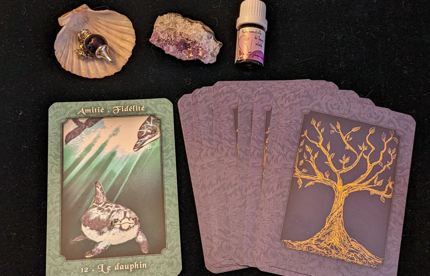 Oracles, cartes et huiles essentielles